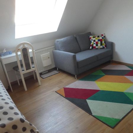 Gaeste-Und Ferienwohnung Magdeburg Alt-Olvenstedt, Zwei Schlafzimmer, Treppenlift, Ruhige Lage, Naehe Klinikum Und Abfahrten A 2 Und A 14 Bagian luar foto