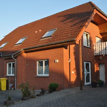 Gaeste-Und Ferienwohnung Magdeburg Alt-Olvenstedt, Zwei Schlafzimmer, Treppenlift, Ruhige Lage, Naehe Klinikum Und Abfahrten A 2 Und A 14 Bagian luar foto
